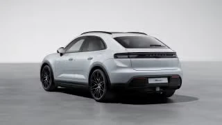 2026 Porsche Macan Electric - Image 17 of 31