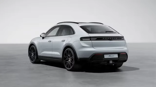 2026 Porsche Macan Electric - Image 18 of 31