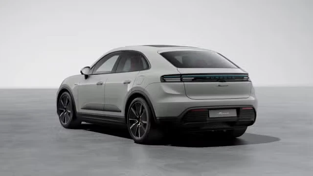 2026 Porsche Macan Electric - Image 18 of 30