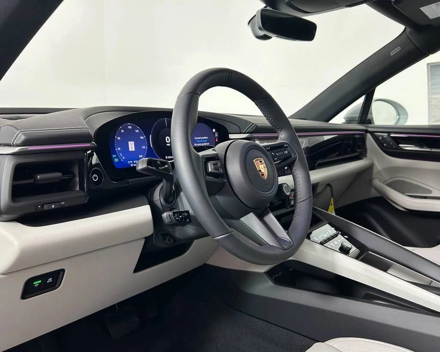 2026 Porsche Macan Electric - Image 4 of 5