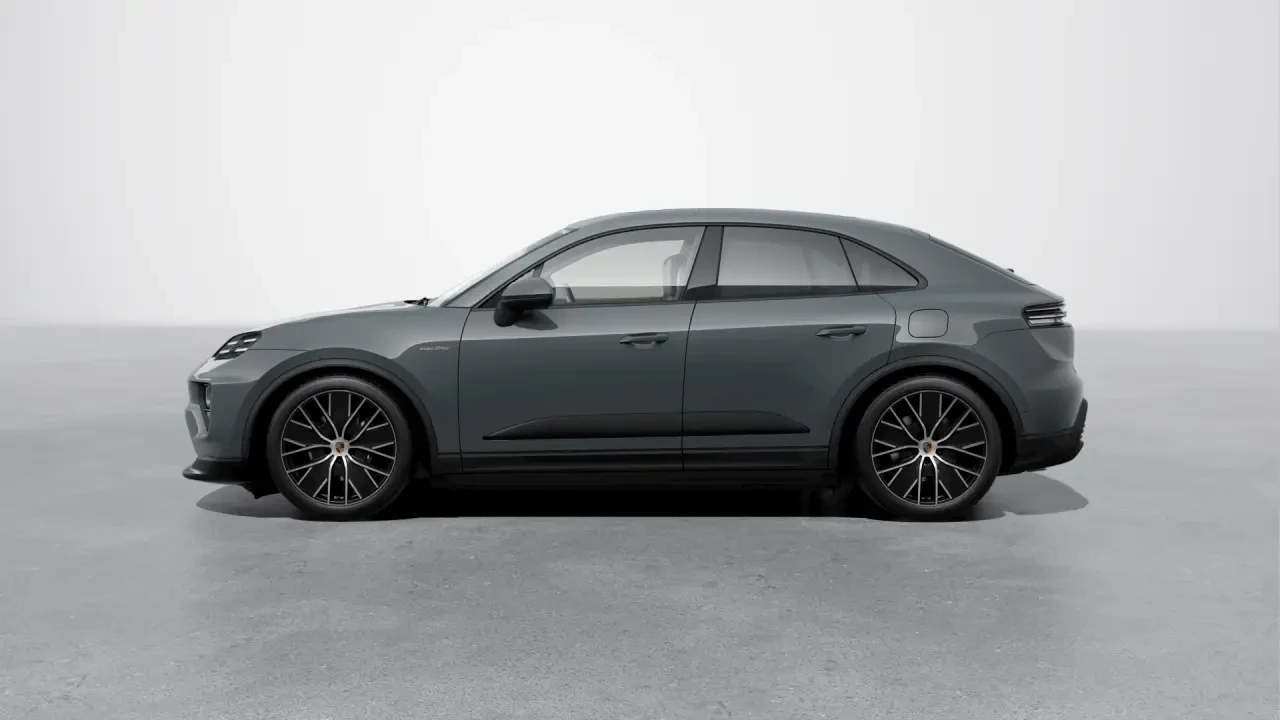 2026 Porsche Macan Electric - Image 16 of 31