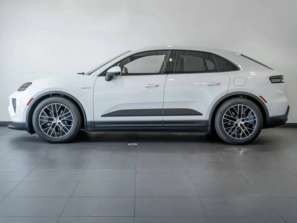 2026 Porsche Macan Electric - Image 2 of 5
