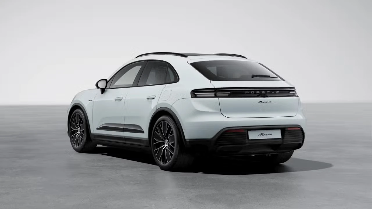 2026 Porsche Macan - Image 20 of 30