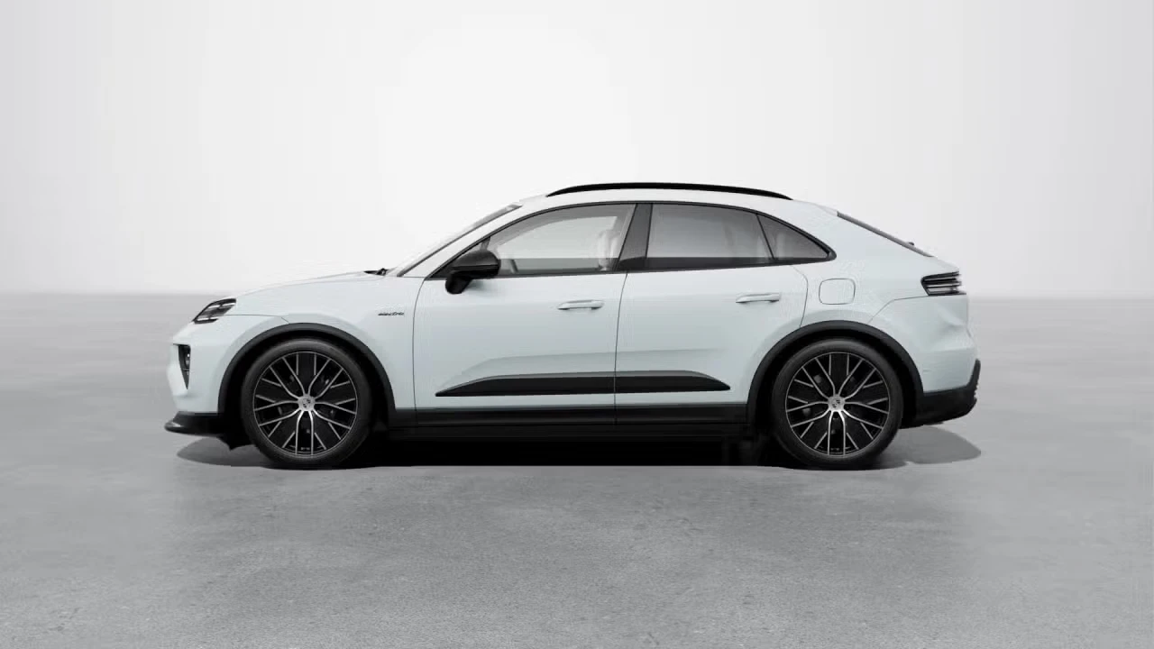 2026 Porsche Macan - Image 12 of 30