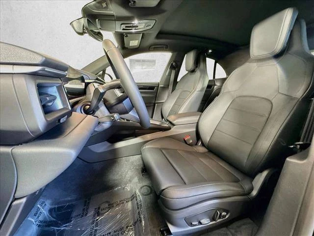 2026 Porsche Macan Electric - Image 5 of 5