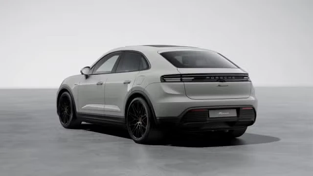 2026 Porsche Macan Electric - Image 18 of 30