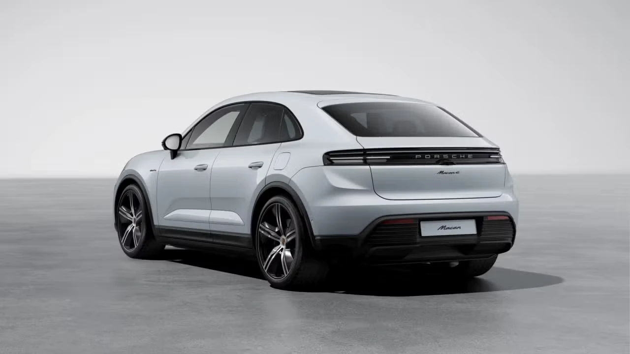 2026 Porsche Macan - Image 20 of 30