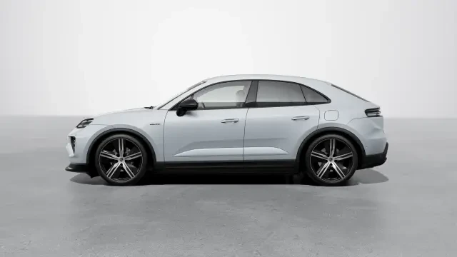 2026 Porsche Macan - Image 14 of 30
