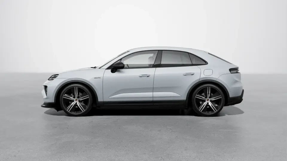2026 Porsche Macan - Image 15 of 30