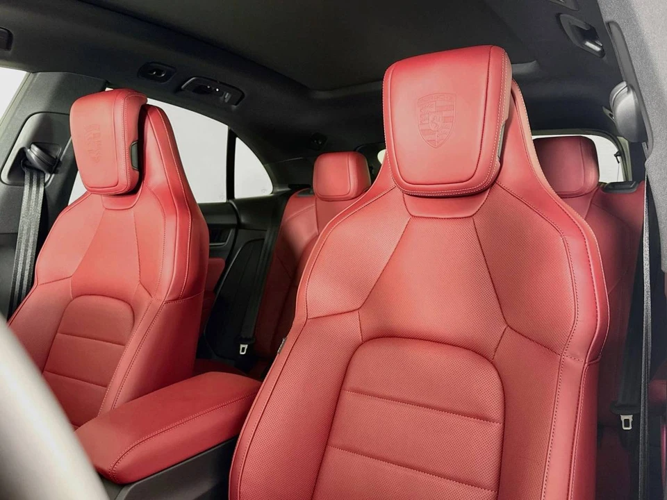 2026 Porsche Macan Electric - Image 5 of 5