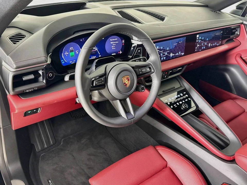 2026 Porsche Macan Electric - Image 4 of 5