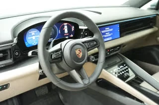 2026 Porsche Macan Electric - Image 25 of 31