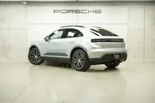 2026 Porsche Macan Electric - Image 21 of 31