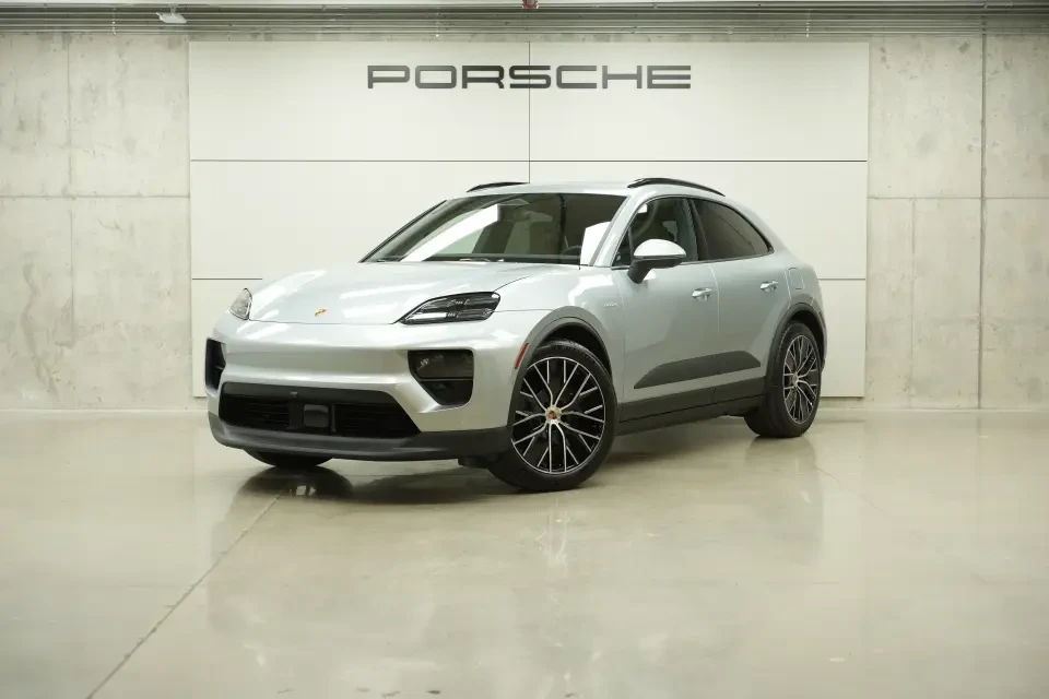 2026 Porsche Macan Electric - Image 7 of 31