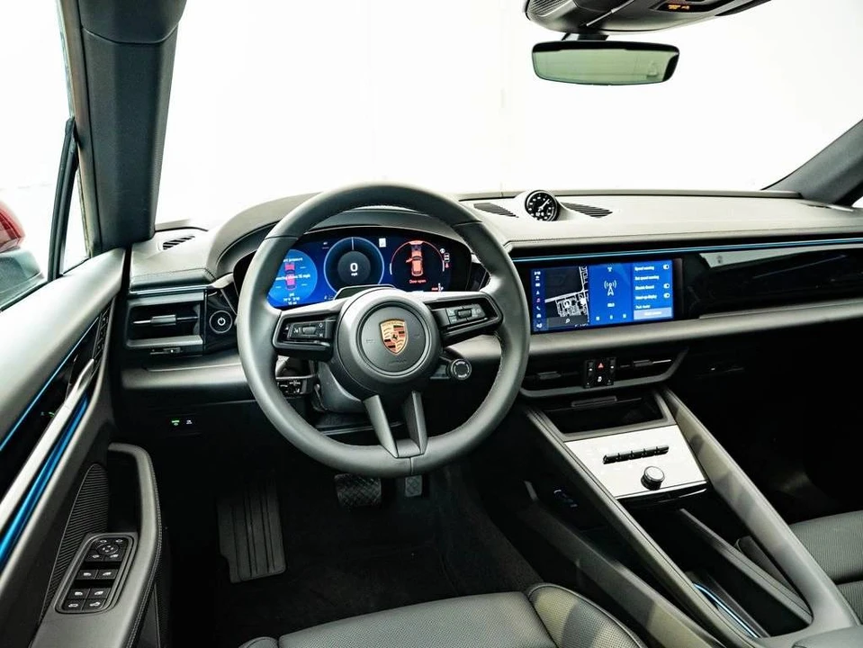 2026 Porsche Macan Electric - Image 4 of 4
