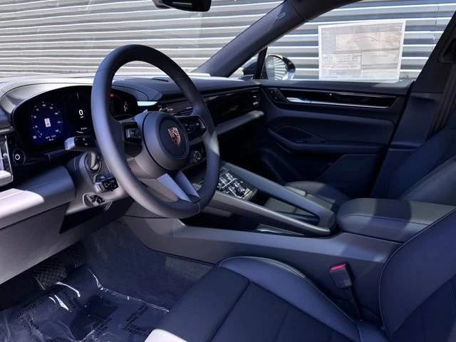 2026 Porsche Macan Electric - Image 4 of 5