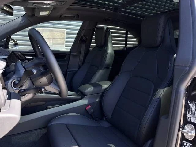 2026 Porsche Macan Electric - Image 5 of 5