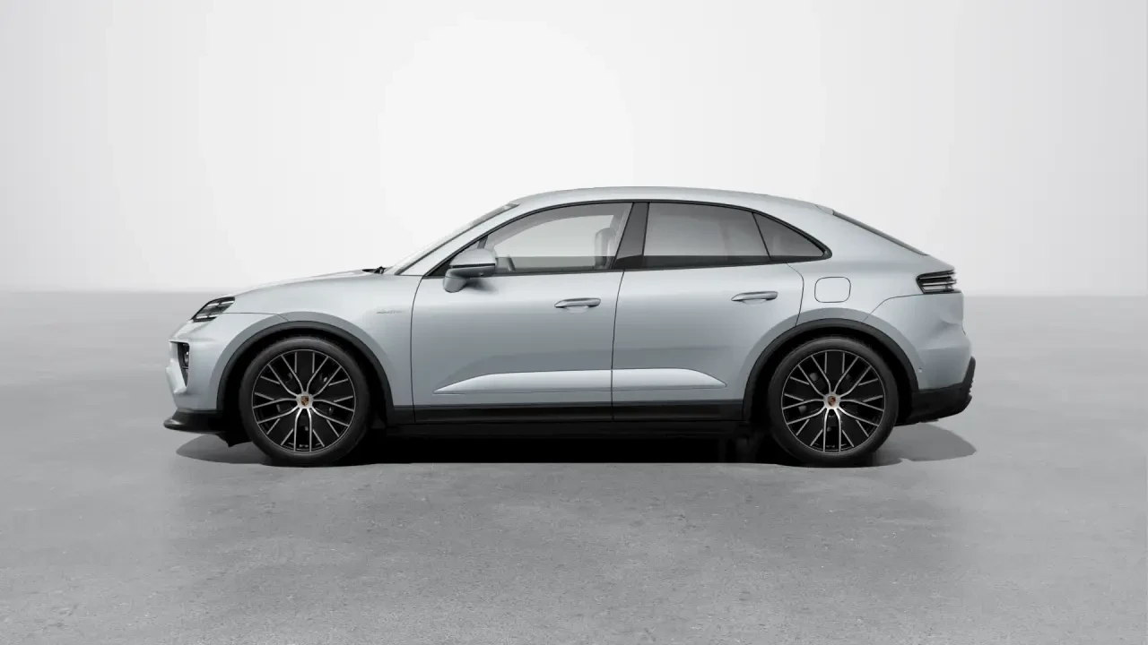 2026 Porsche Macan Electric - Image 16 of 30