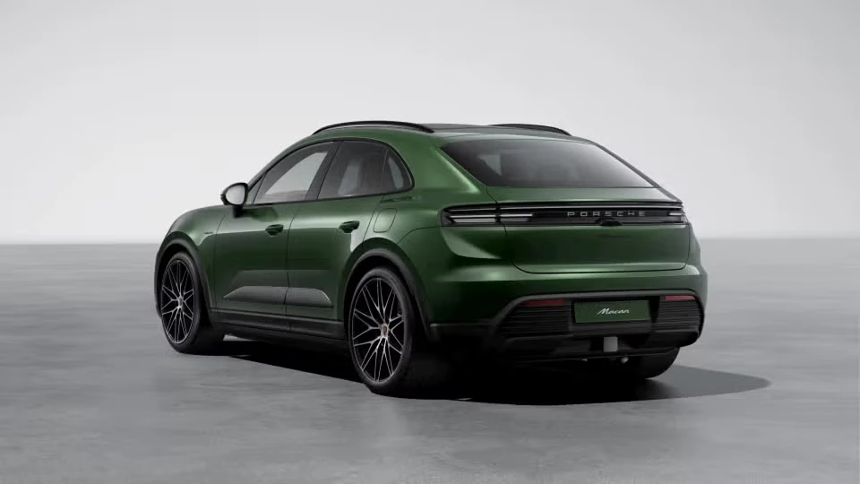 2026 Porsche Macan - Image 19 of 30