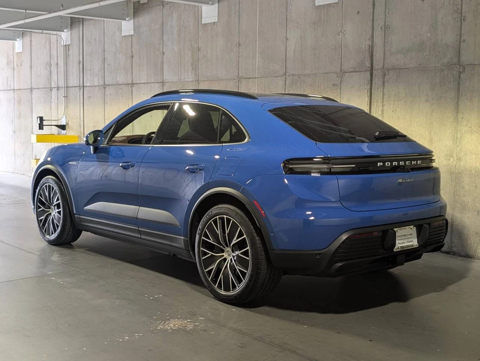 2026 Porsche Macan Electric - Image 3 of 5