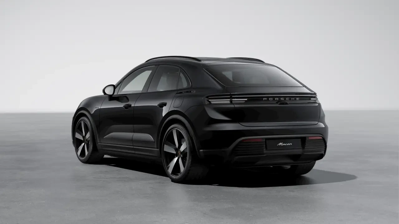 2026 Porsche Macan - Image 24 of 30