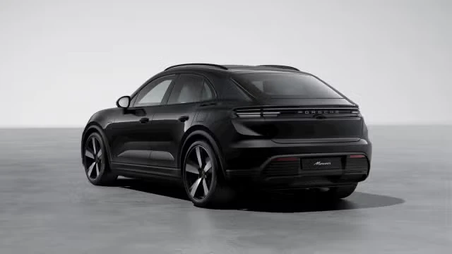 2026 Porsche Macan - Image 18 of 30