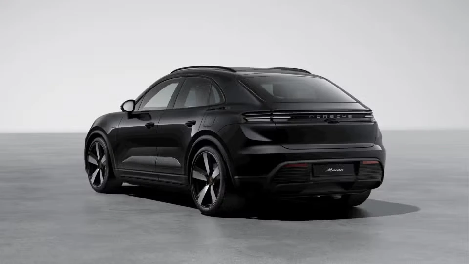 2026 Porsche Macan - Image 19 of 30