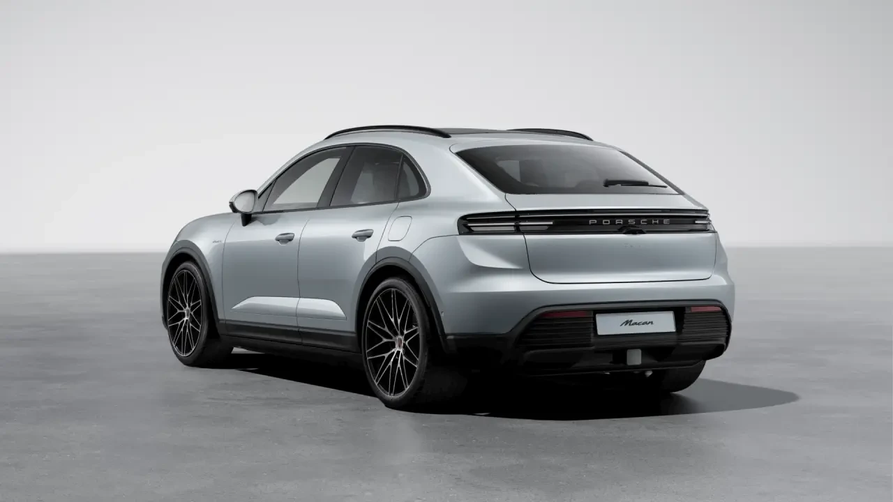 2026 Porsche Macan Electric - Image 24 of 30