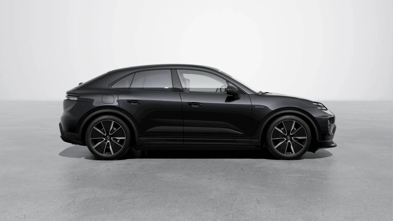2026 Porsche Macan Electric - Image 6 of 10