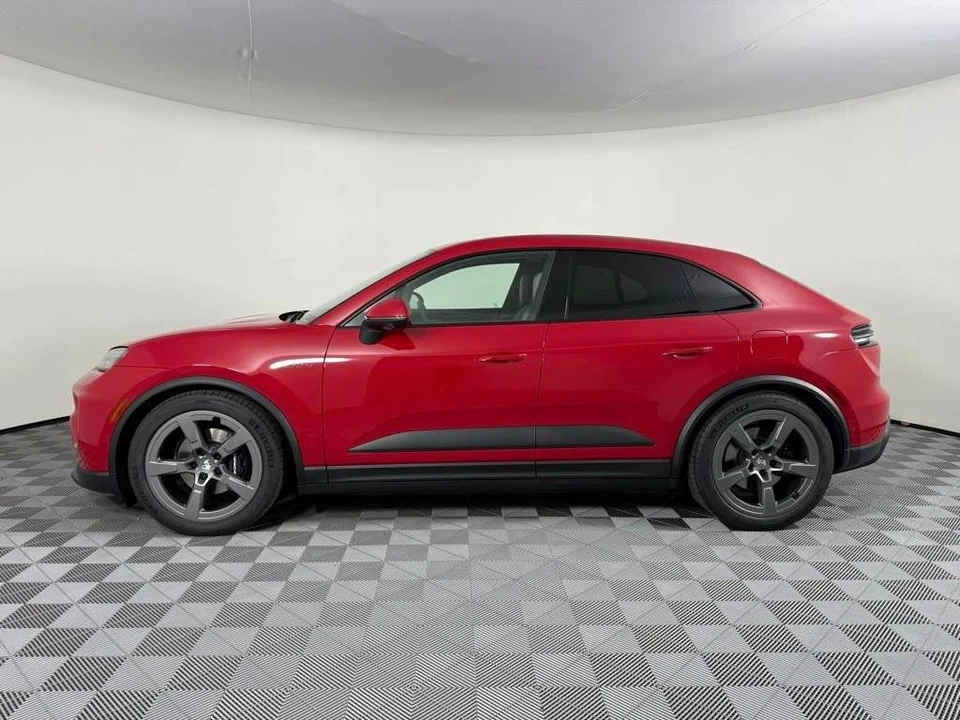 2026 Porsche Macan Electric - Image 2 of 5