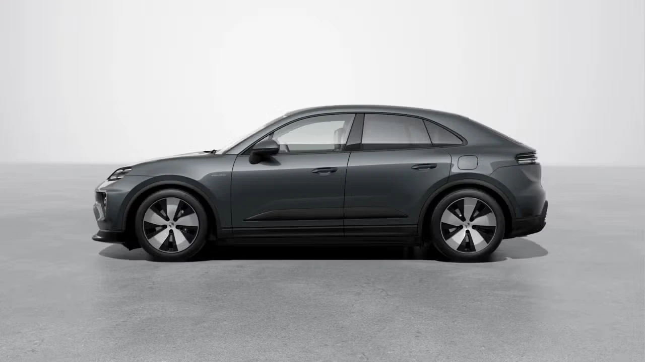 2026 Porsche Macan Electric - Image 12 of 31
