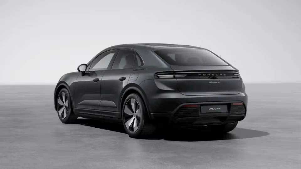 2026 Porsche Macan Electric - Image 19 of 31