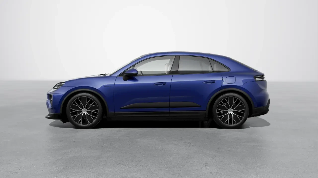 2026 Porsche Macan Electric - Image 16 of 30