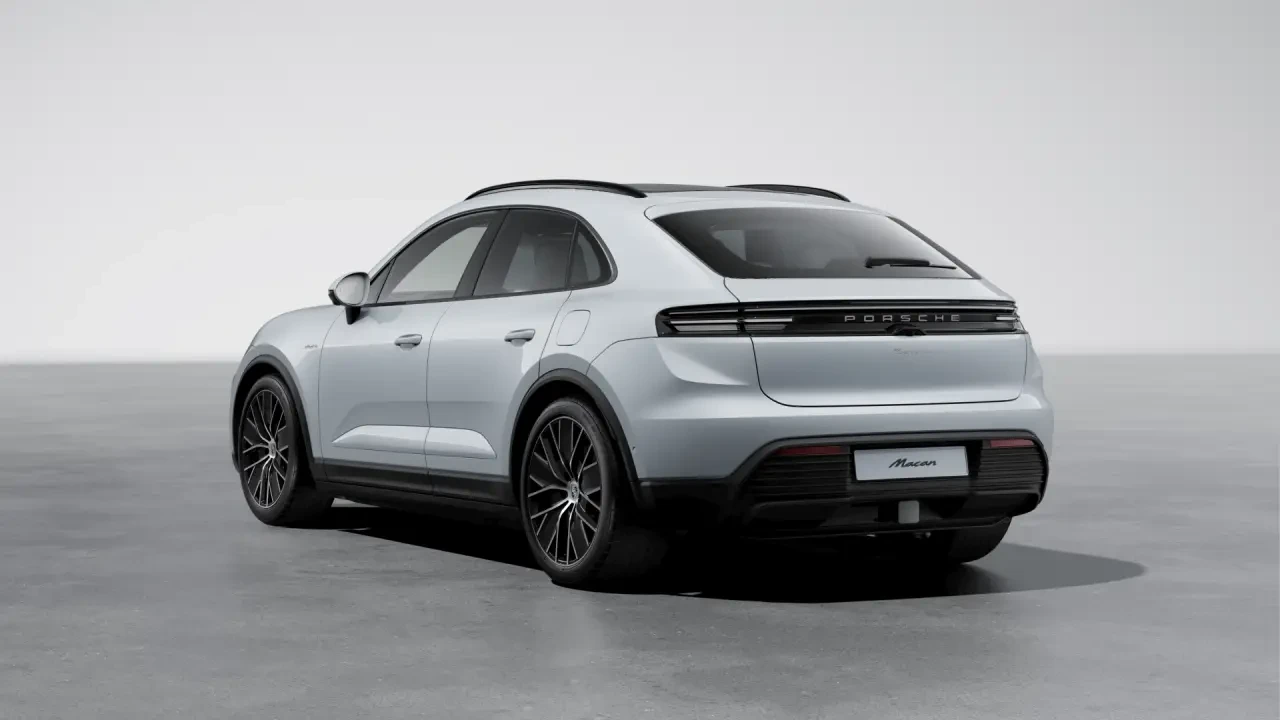 2026 Porsche Macan Electric - Image 24 of 30