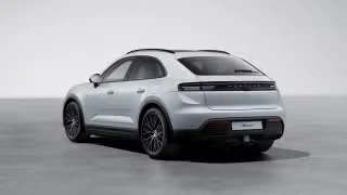 2026 Porsche Macan Electric - Image 17 of 30
