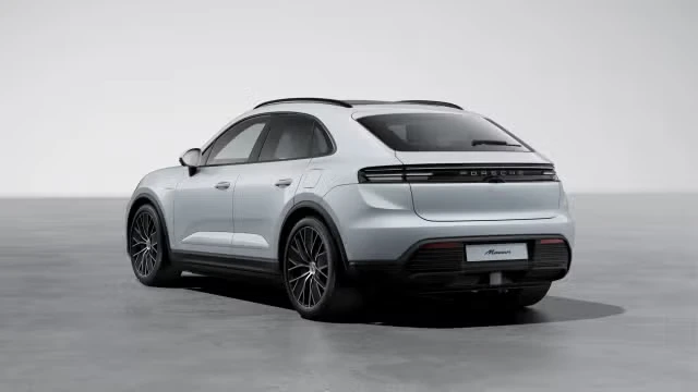 2026 Porsche Macan Electric - Image 18 of 30