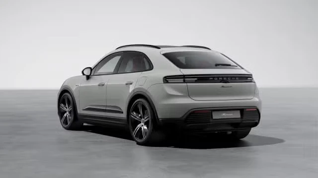 2026 Porsche Macan Electric - Image 18 of 31