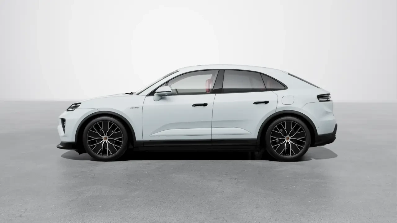 2026 Porsche Macan Electric - Image 16 of 30