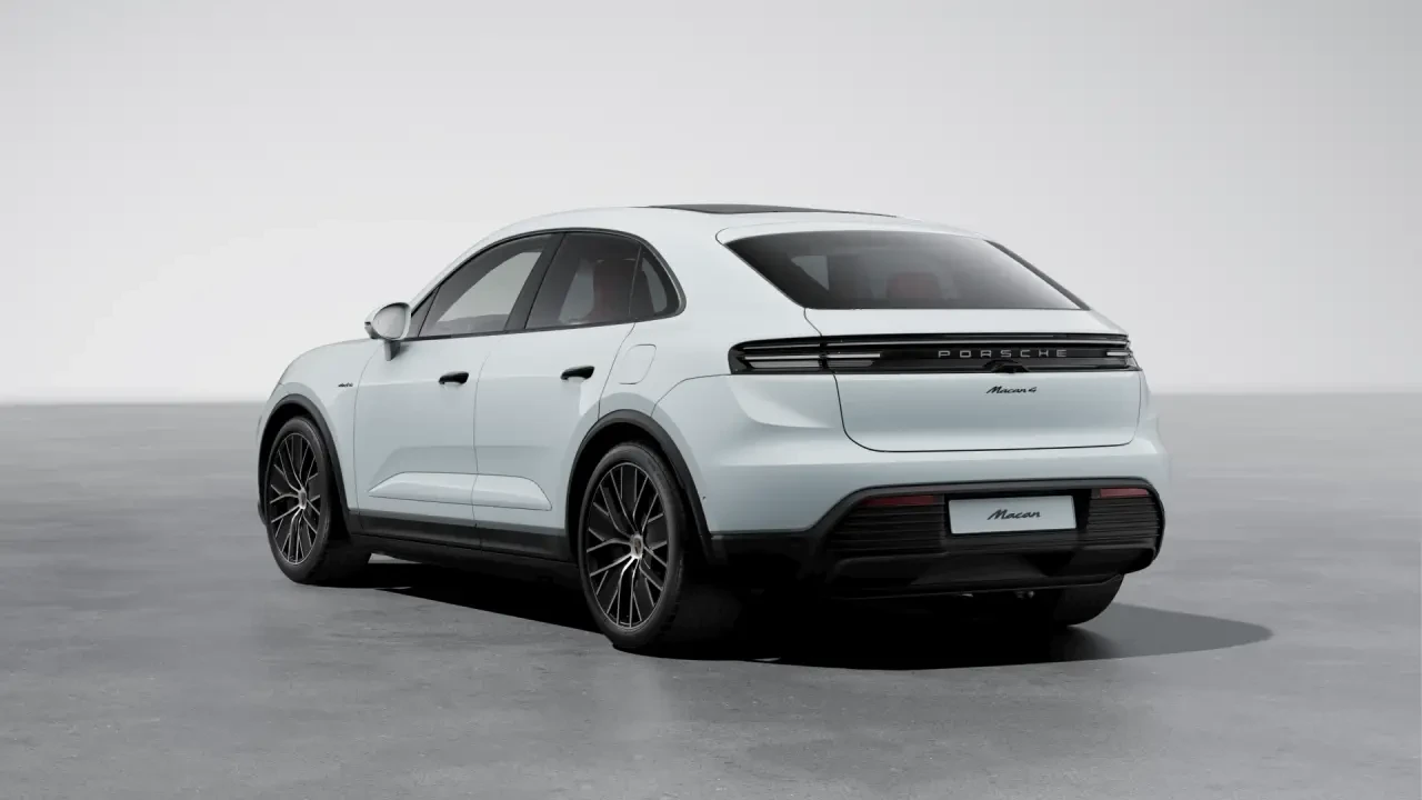 2026 Porsche Macan Electric - Image 24 of 30