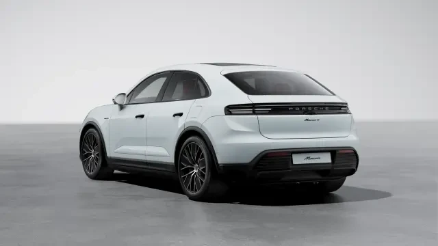 2026 Porsche Macan Electric - Image 22 of 30