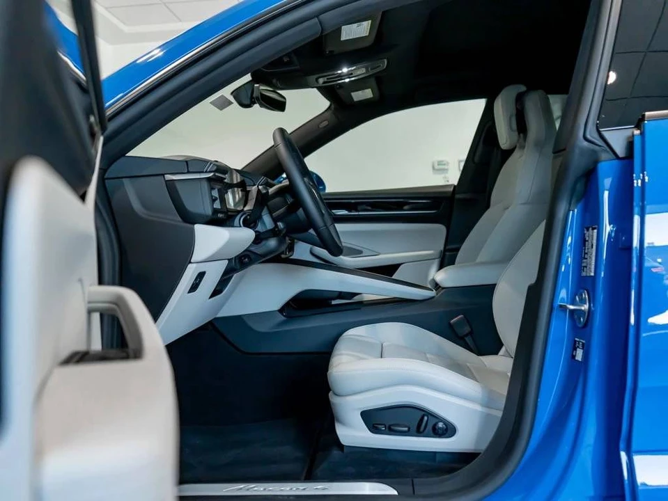2026 Porsche Macan Electric - Image 5 of 5