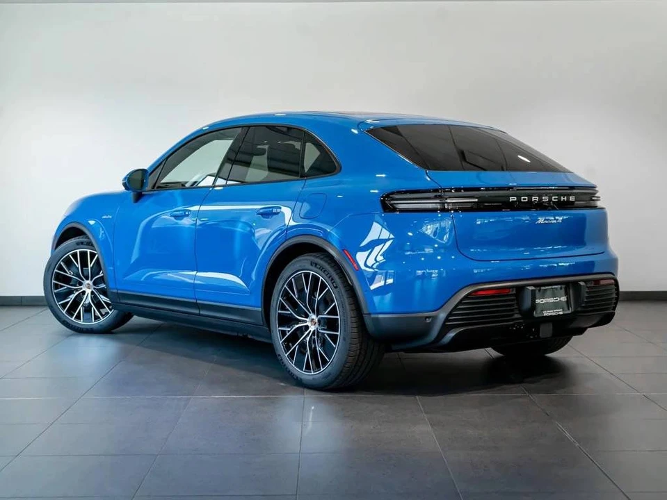 2026 Porsche Macan Electric - Image 3 of 5