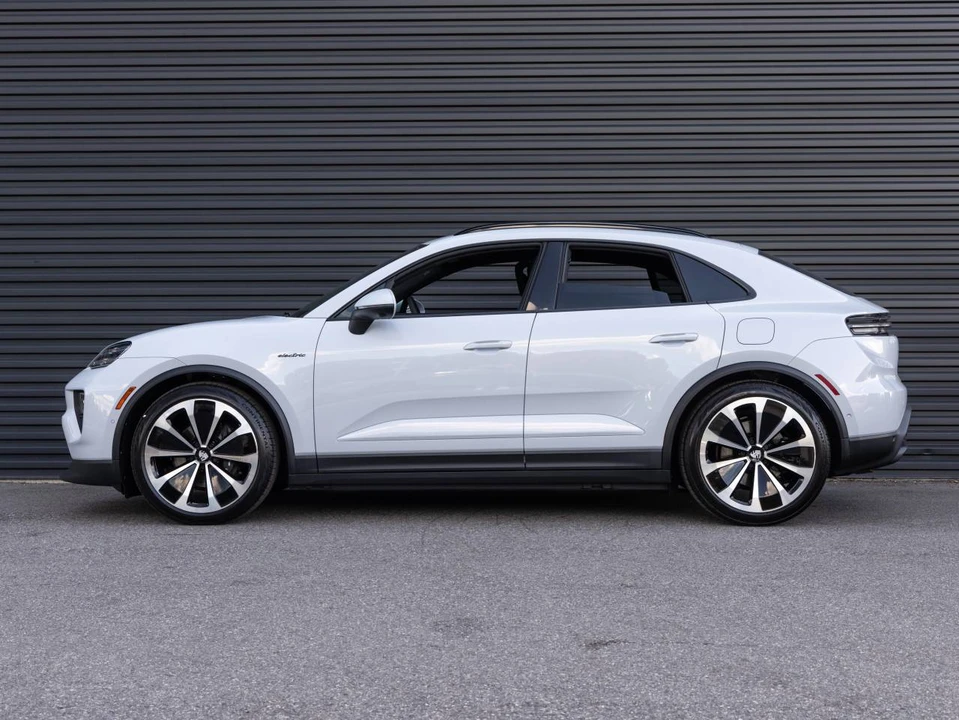 2026 Porsche Macan Electric - Image 2 of 4