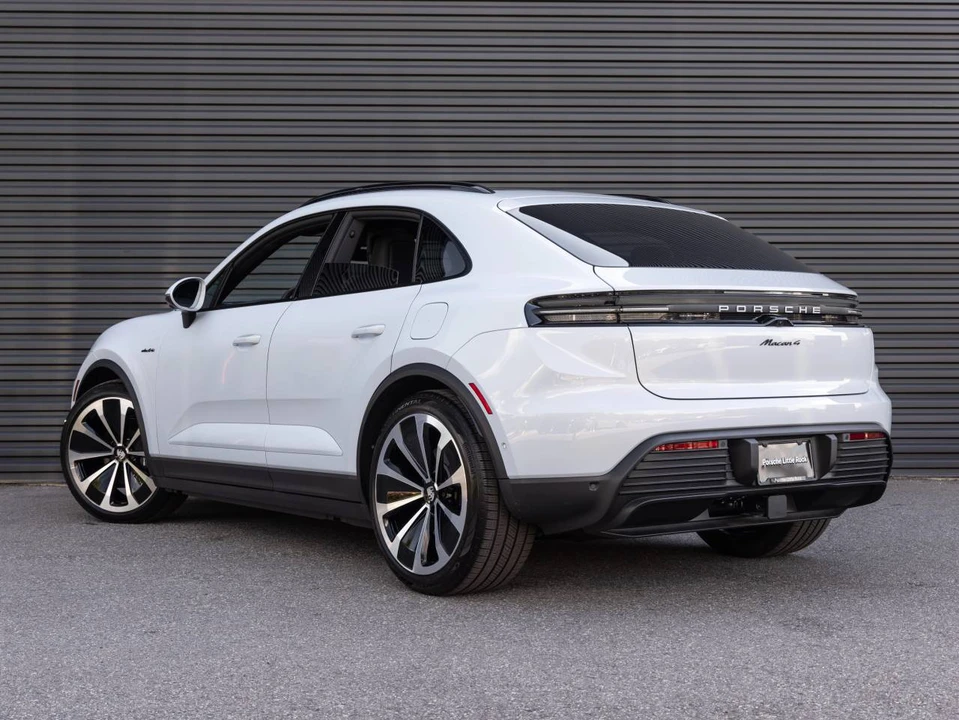 2026 Porsche Macan Electric - Image 3 of 4
