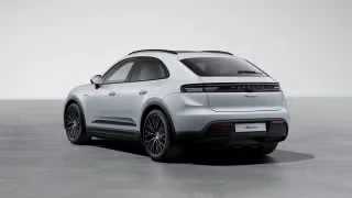 2026 Porsche Macan Electric - Image 17 of 31