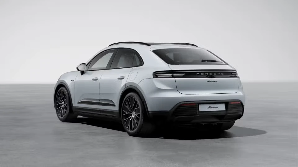 2026 Porsche Macan Electric - Image 19 of 31