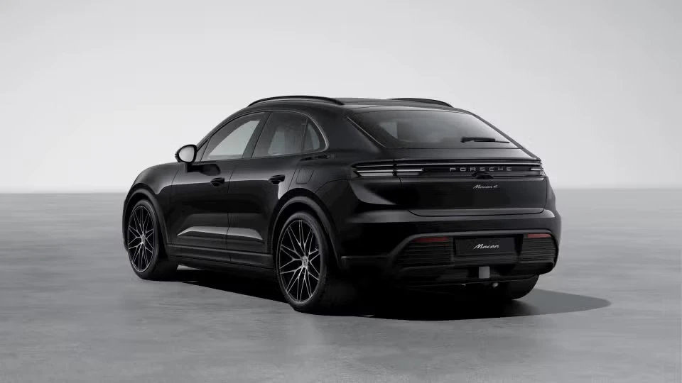 2026 Porsche Macan Electric - Image 19 of 31