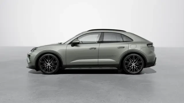 2026 Porsche Macan Electric - Image 14 of 31