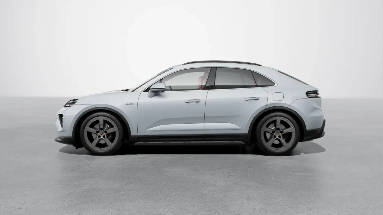 2026 Porsche Macan - Image 16 of 30