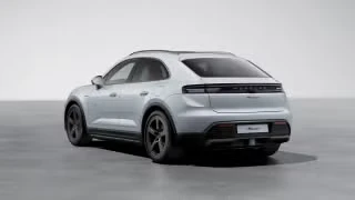 2026 Porsche Macan - Image 17 of 30